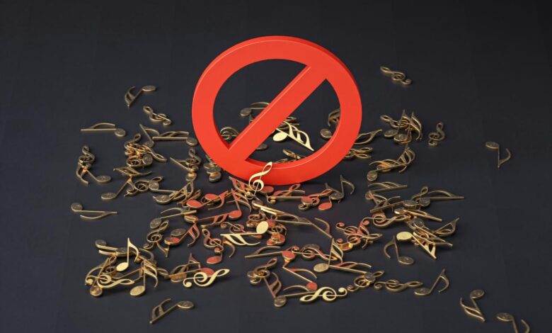 setumpuk not musik dan tanda merah